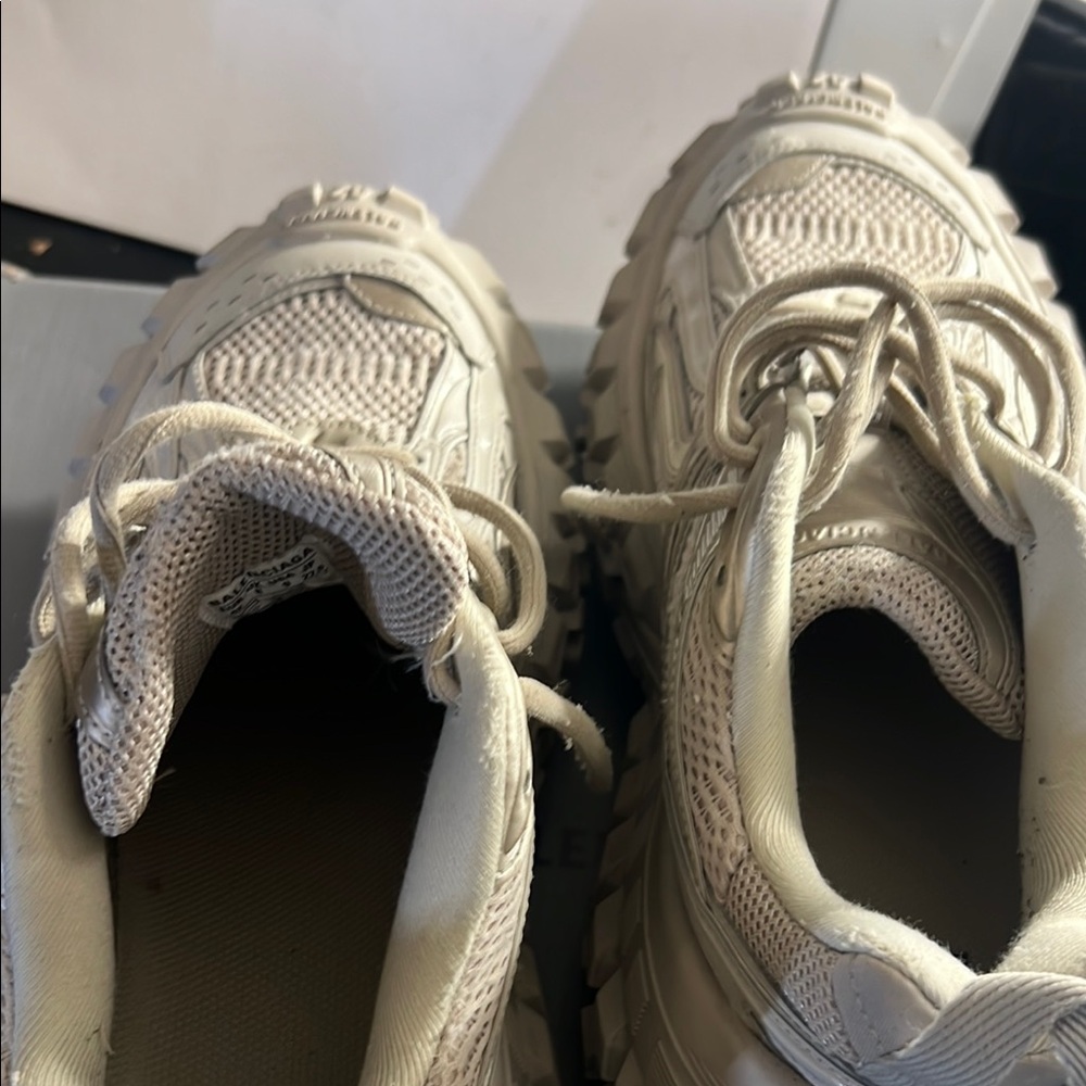 Balenciaga Bouncer Sneakers Men’s Size EU-42 US-8 Beige Athletic Shoes - Picture 7 of 16